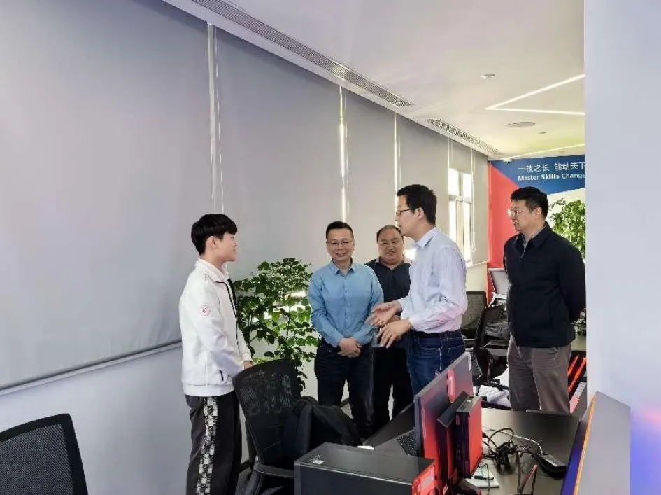 第47屆世界技能大賽網(wǎng)絡(luò)安全項(xiàng)目中國(guó)集訓(xùn)隊(duì)強(qiáng)化階段訓(xùn)練在上海海盾安全技術(shù)培訓(xùn)中心啟動(dòng)