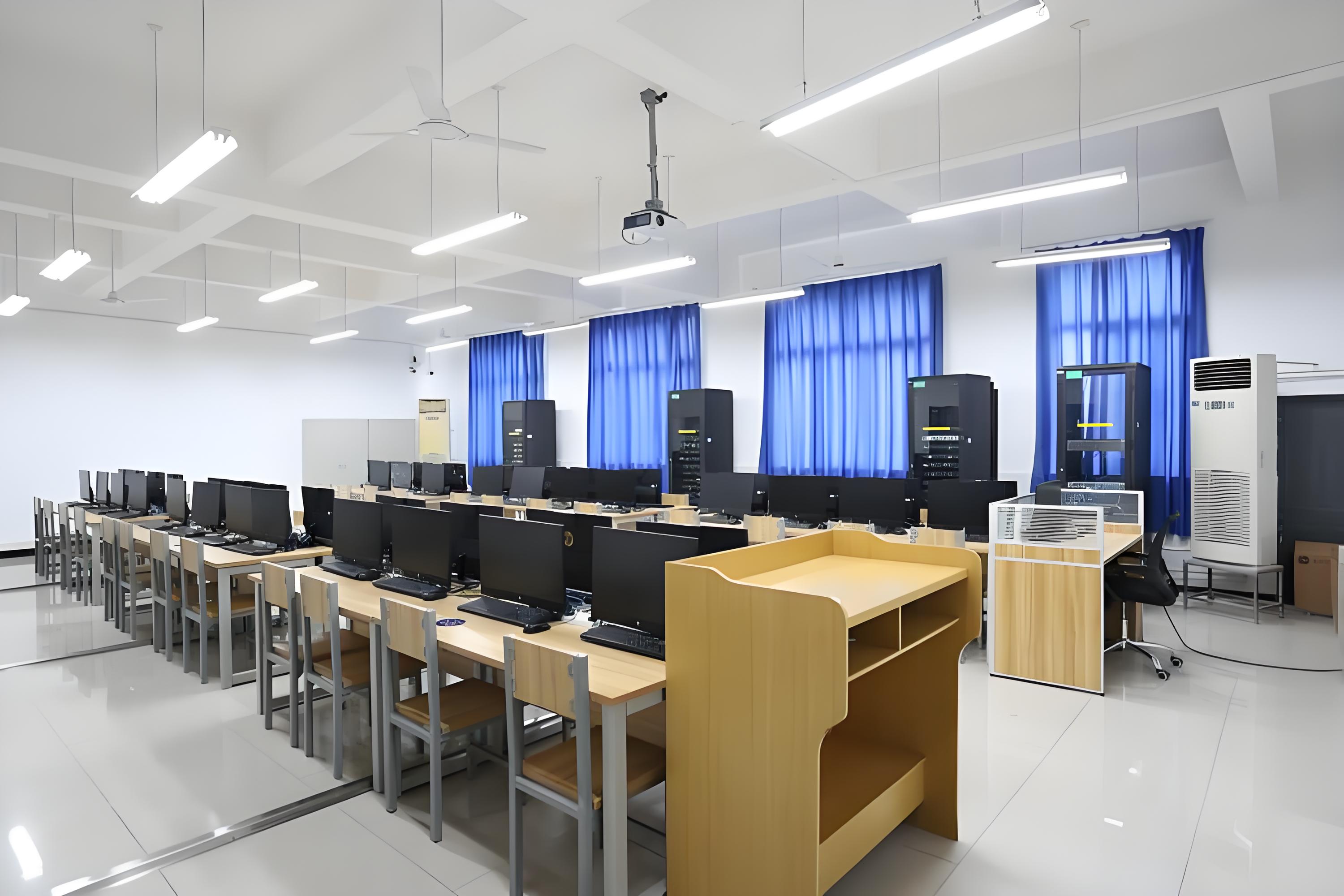  數(shù)據(jù)中心網(wǎng)絡(luò)工程綜合實(shí)訓(xùn)室行業(yè)產(chǎn)業(yè)發(fā)展趨勢