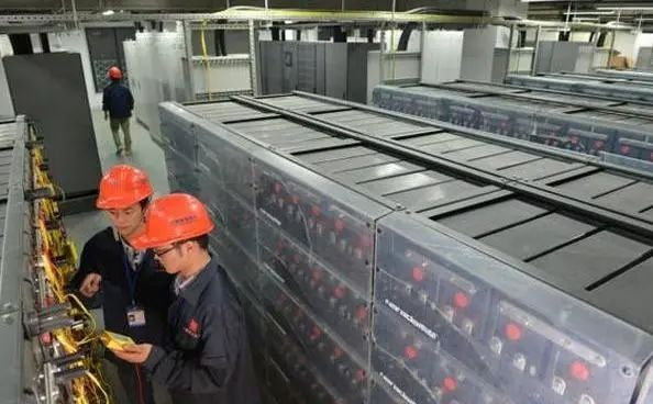 鉛酸蓄電池如何加水來延長電池蓄電能力，需要注意哪些細節(jié)？