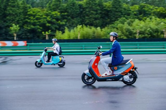 電動(dòng)車“跑不遠(yuǎn)”需要換電瓶？教你一招，讓電池多用兩年